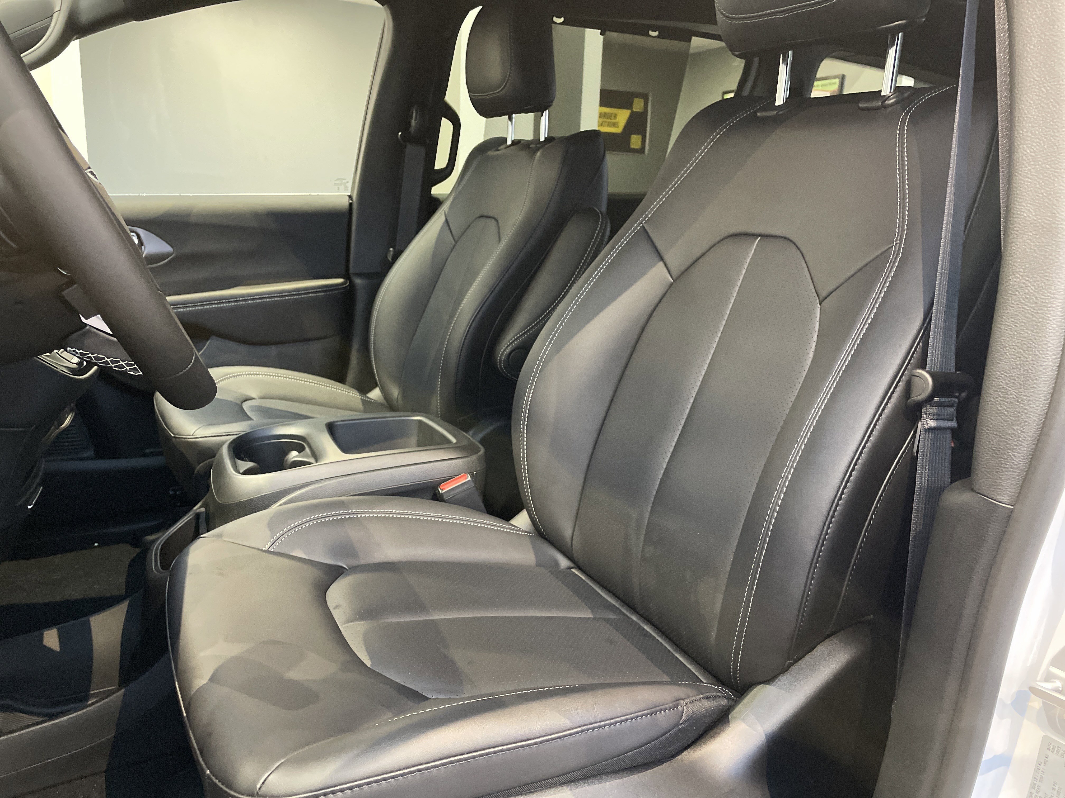 New 2026 Chrysler Pacifica Select image 17