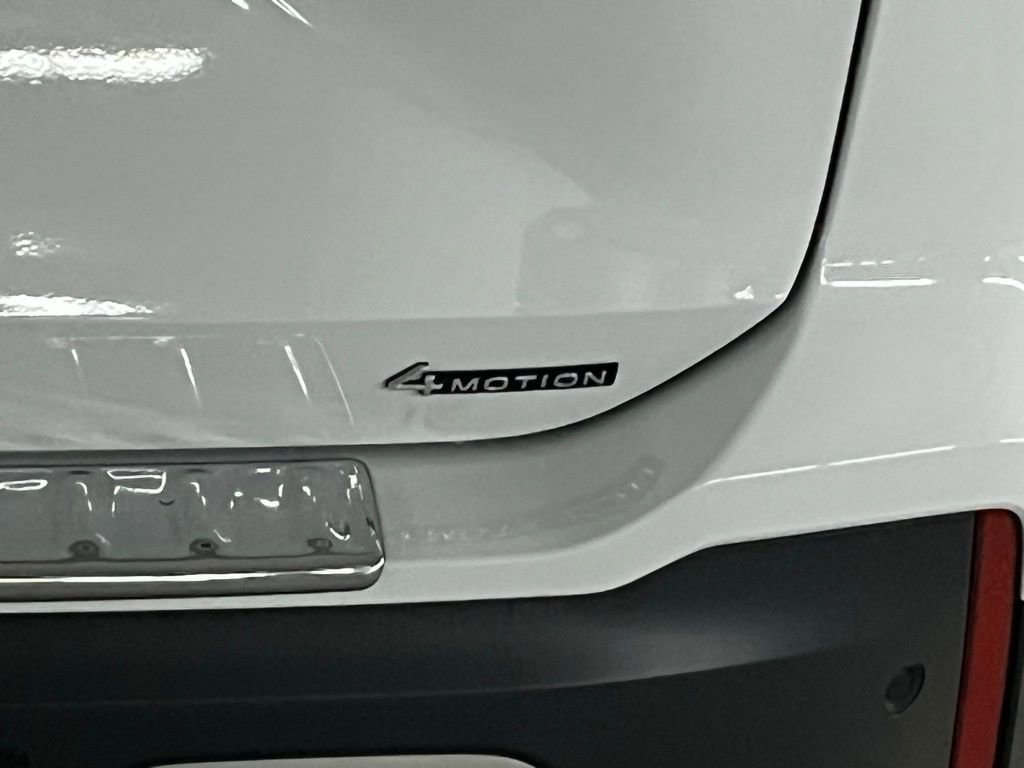 New 2025 Volkswagen Tiguan SE image 37