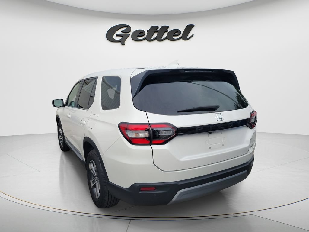 Used 2025 Honda Pilot EX-L image 10