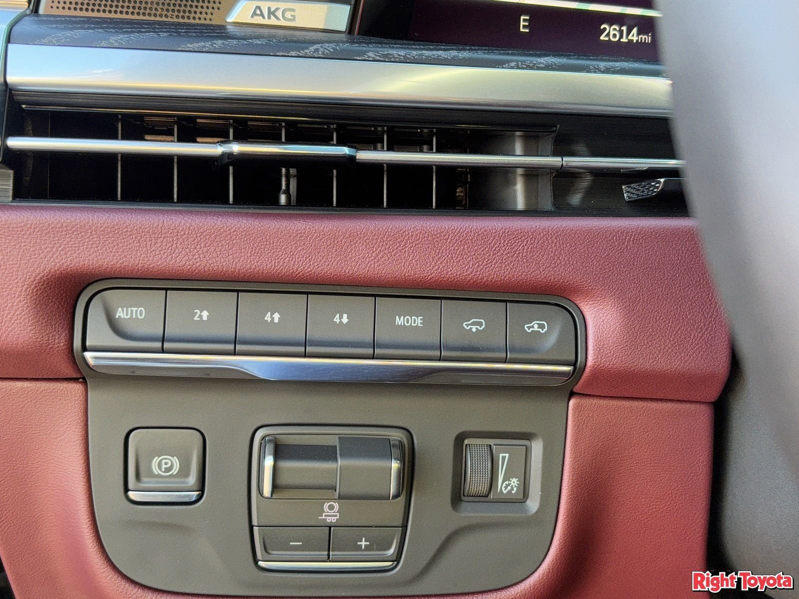 Used 2026 Cadillac Escalade Sport w/ LPO, ONYX Package image 30