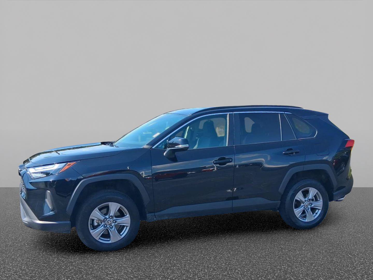 Used 2025 Toyota RAV4 XLE