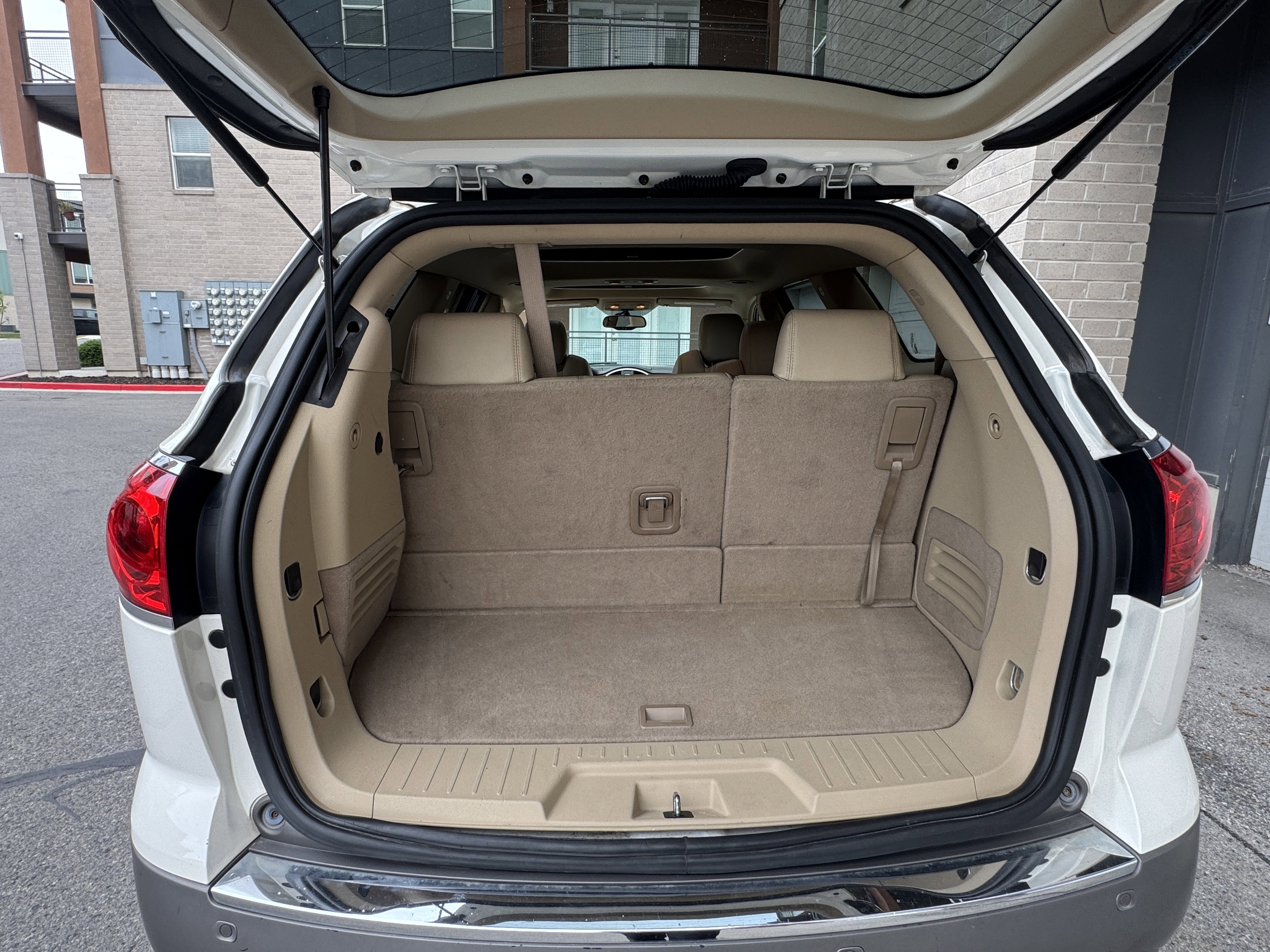 Used 2010 Buick Enclave CXL w/ Trailering Provision Package AWD/4WD image 35