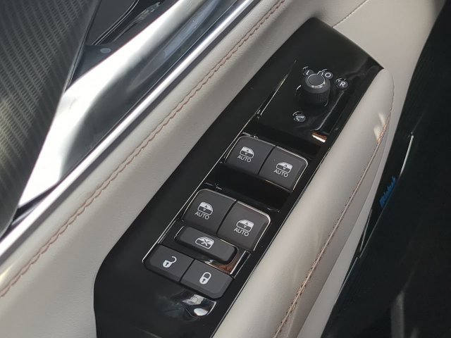 New 2026 Jeep Grand Wagoneer Summit w/ Rear Seat Video Group I AWD/4WD image 32