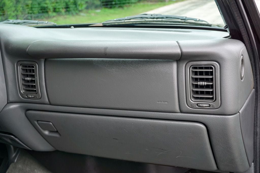Used 2004 Chevrolet Silverado 2500 LS AWD/4WD image 38