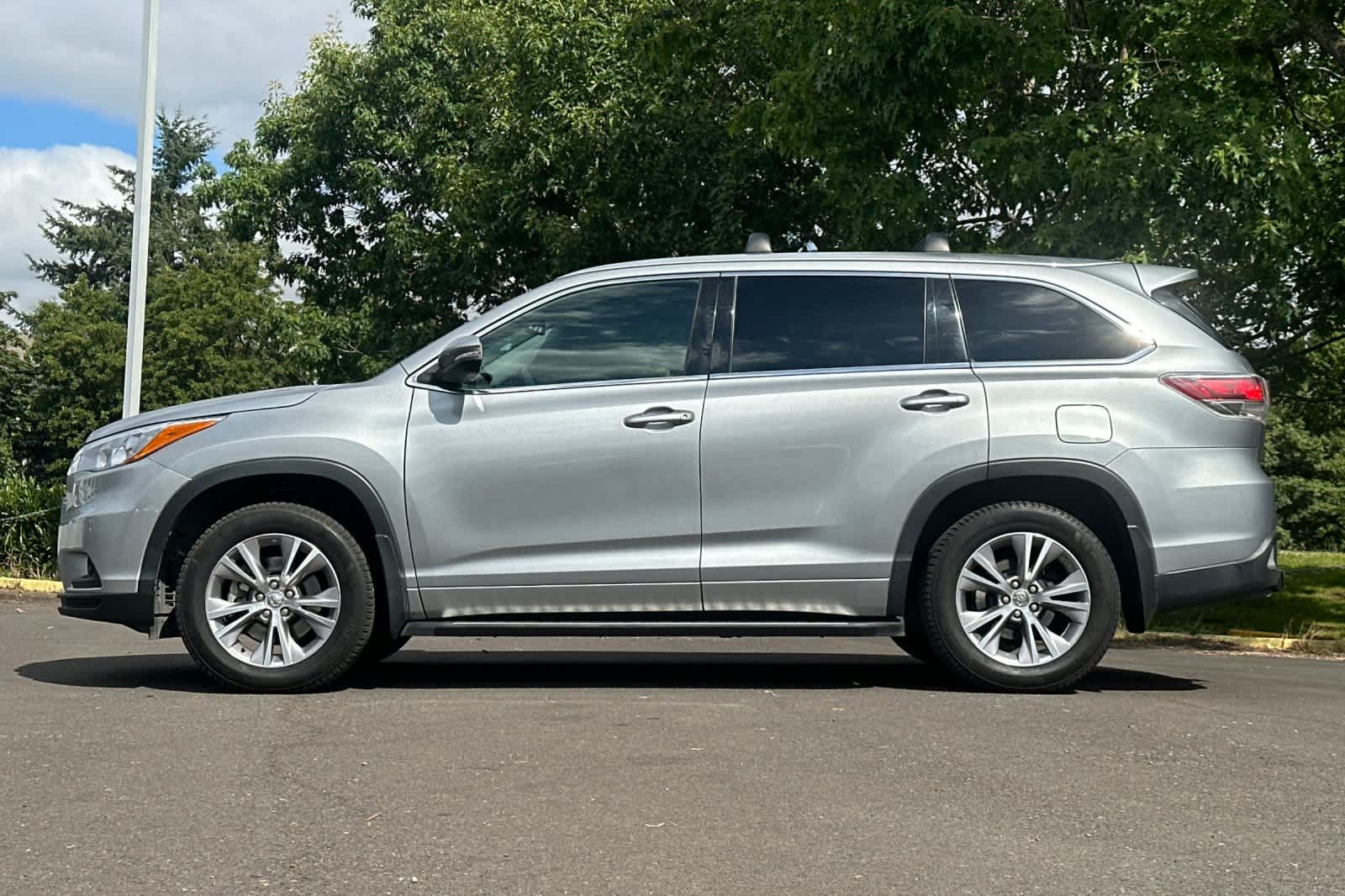Used 2015 Toyota Highlander XLE AWD/4WD image 5