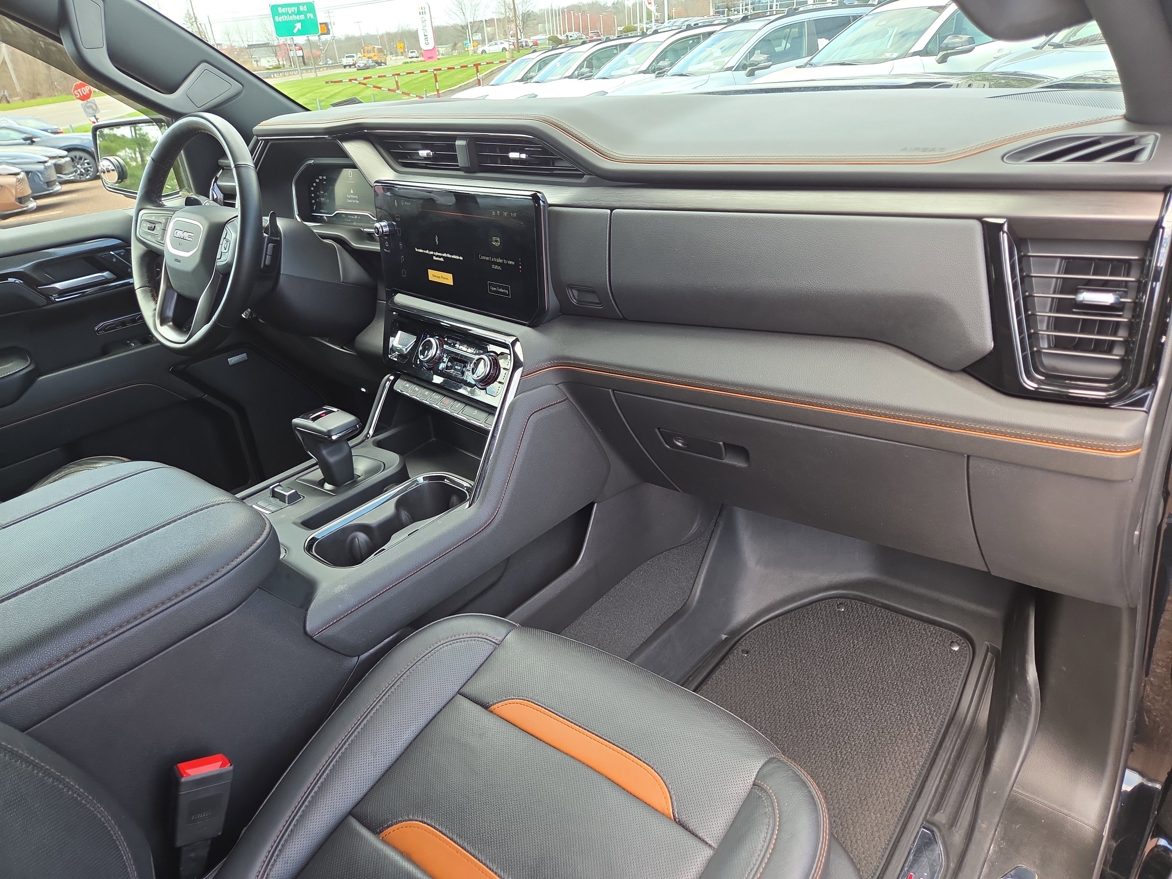 Used 2024 GMC Sierra 1500 AT4 w/ Technology Package image 18