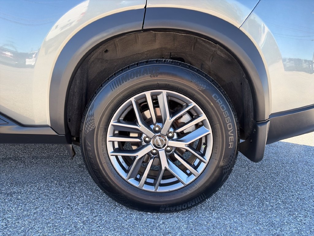 Used 2024 Nissan Rogue S AWD/4WD image 37