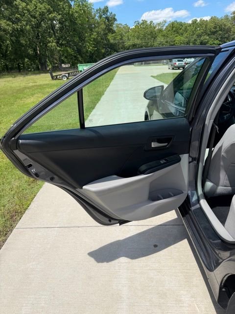 Used 2014 Toyota Camry LE FWD image 13
