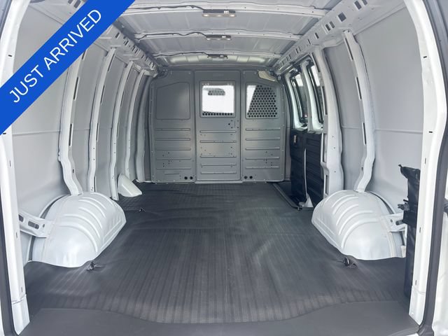 New 2026 Chevrolet Express 2500 w/ Driver Convenience Package RWD image 21