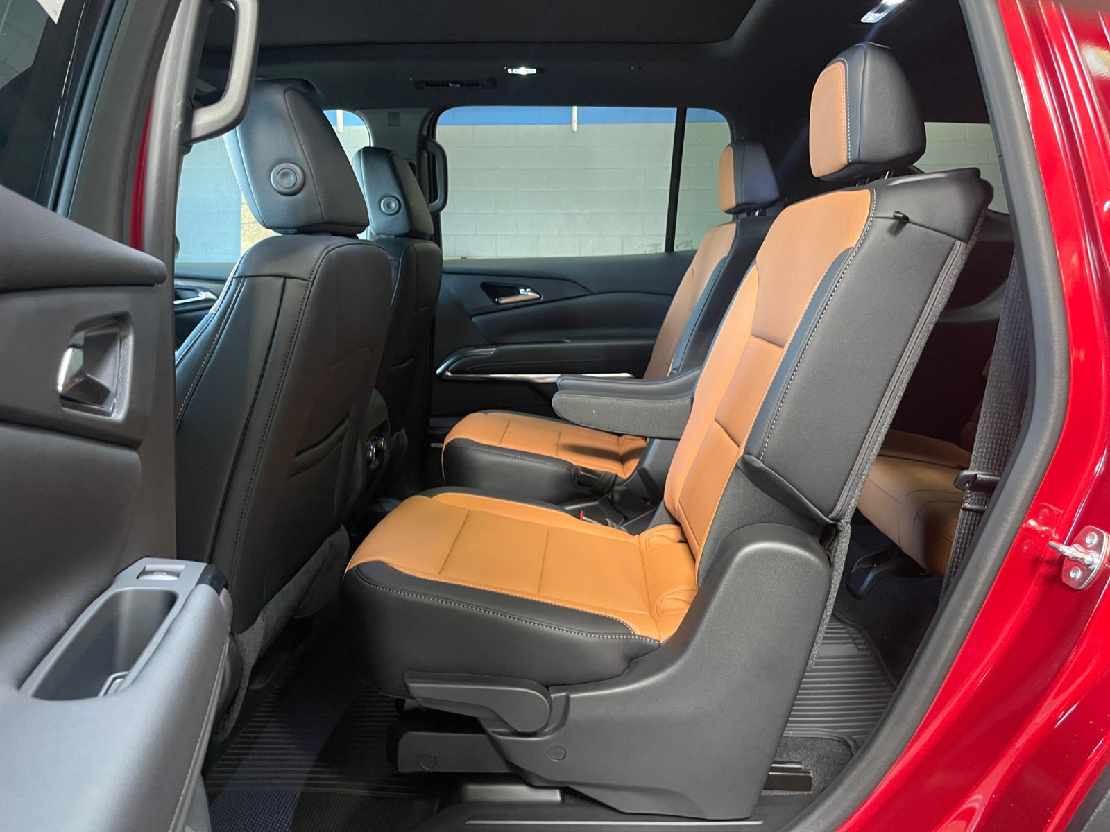 New 2027 Chevrolet Traverse Z71 w/ Enhanced Driving Package AWD/4WD image 23