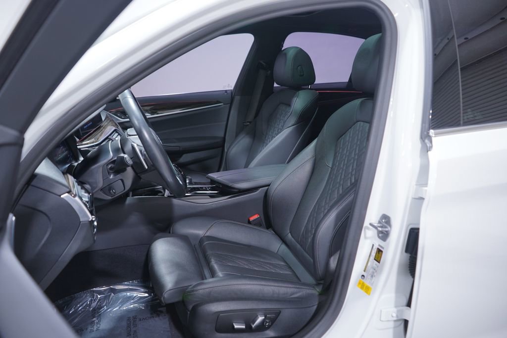 Used 2022 BMW 530i w/ Convenience Package image 7