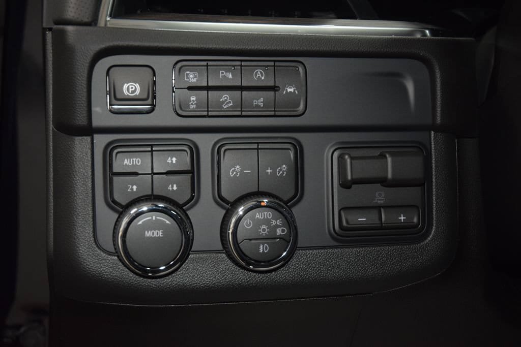 New 2026 Chevrolet Suburban Premier AWD/4WD image 36