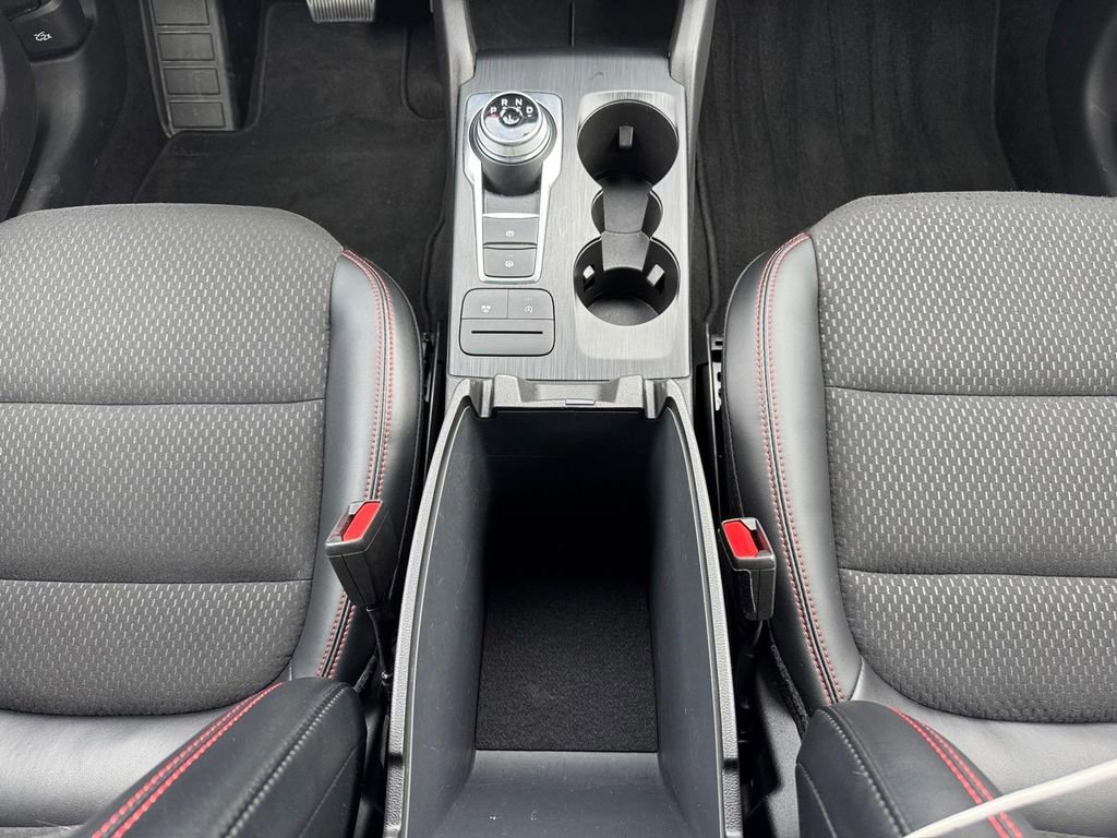 Used 2025 Ford Escape ST-Line Select AWD/4WD image 19