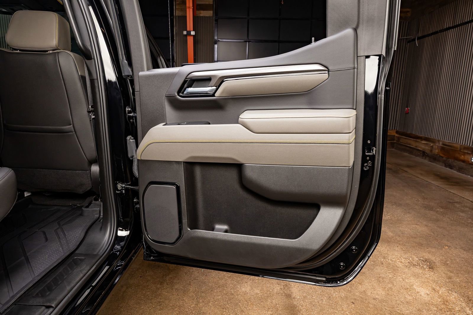 Used 2025 Chevrolet Silverado 1500 ZR2 image 39