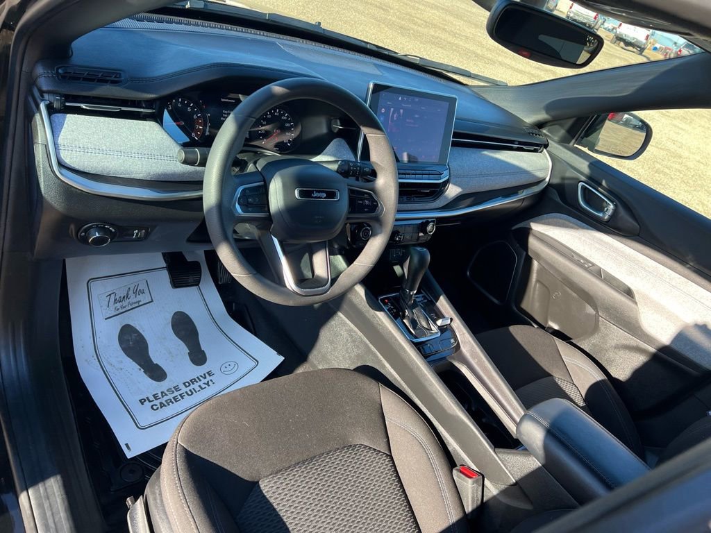 Used 2024 Jeep Compass Sport image 23