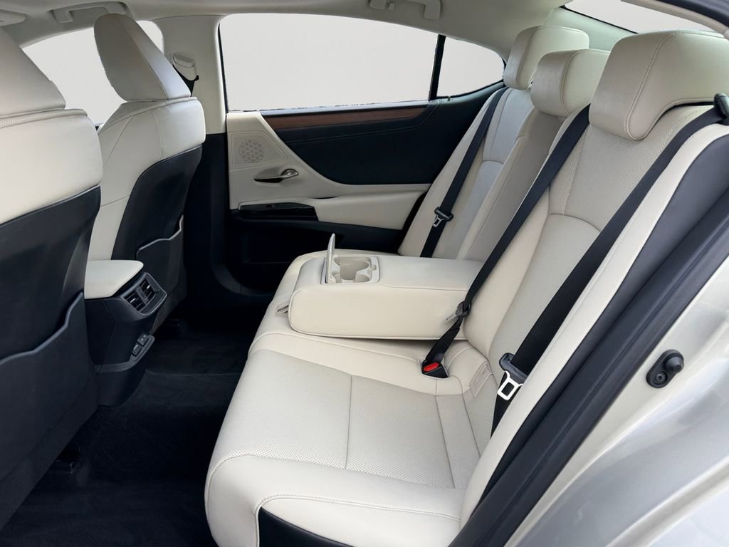Certified 2025 Lexus ES 350 w/ Premium Package image 10