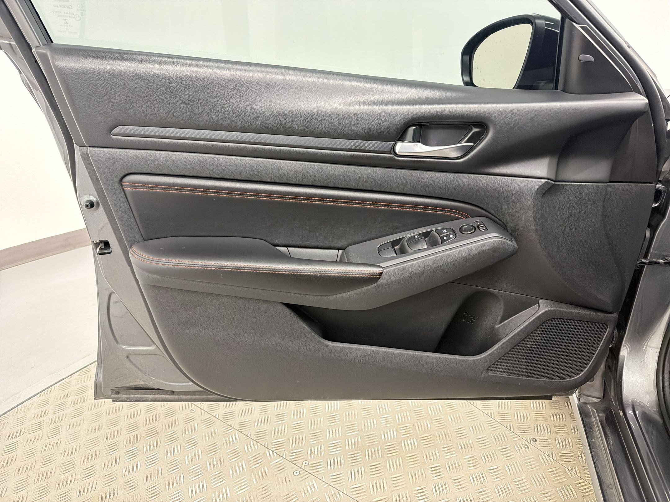 Used 2021 Nissan Altima 2.5 SR AWD/4WD image 12