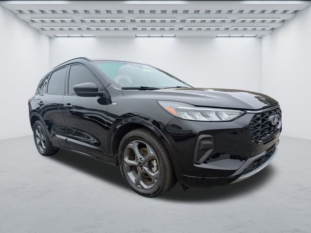 Used 2023 Ford Escape ST-Line w/ Tech Pack #1 image 1