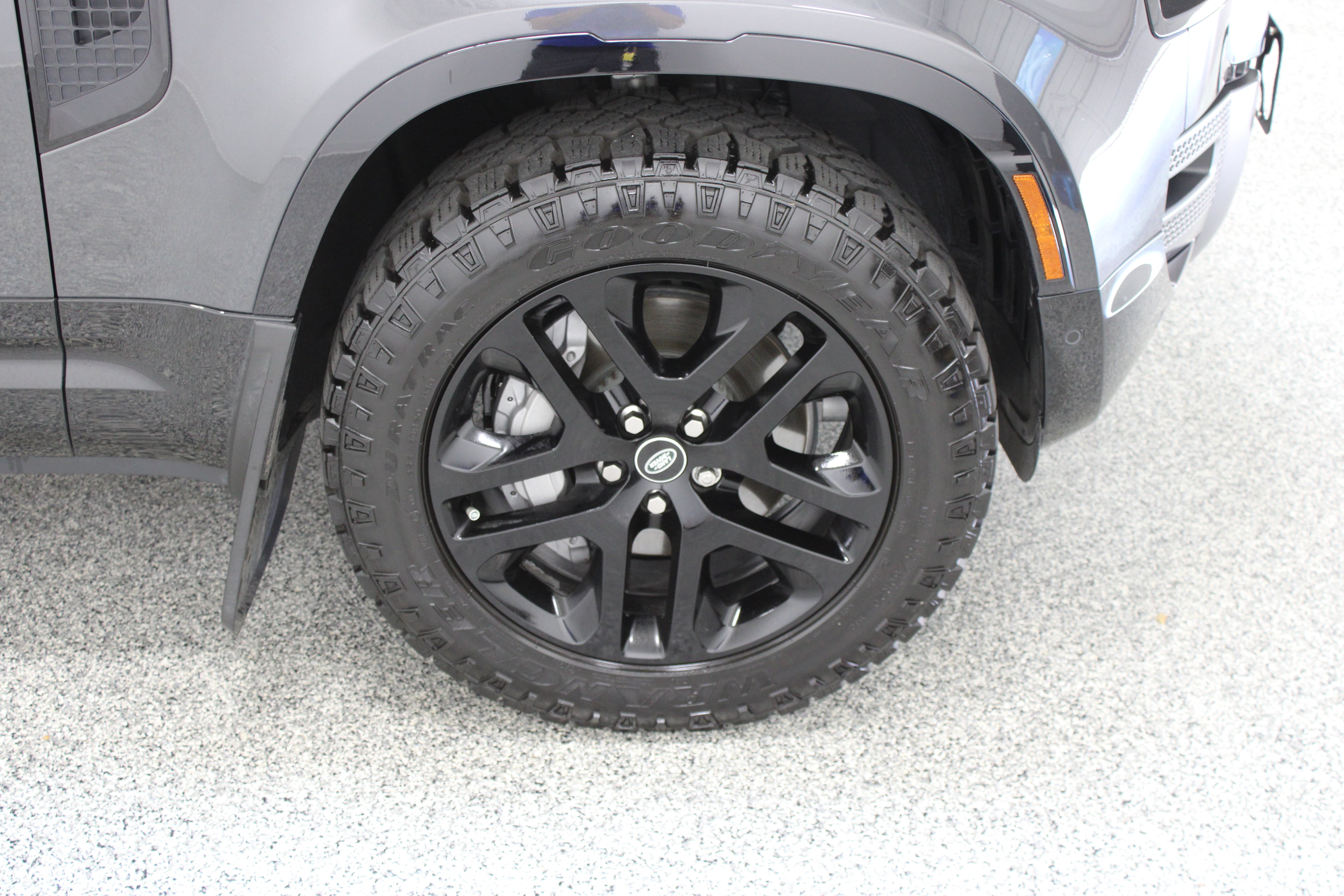 Used 2025 Land Rover Defender 130 Outbound AWD/4WD image 5