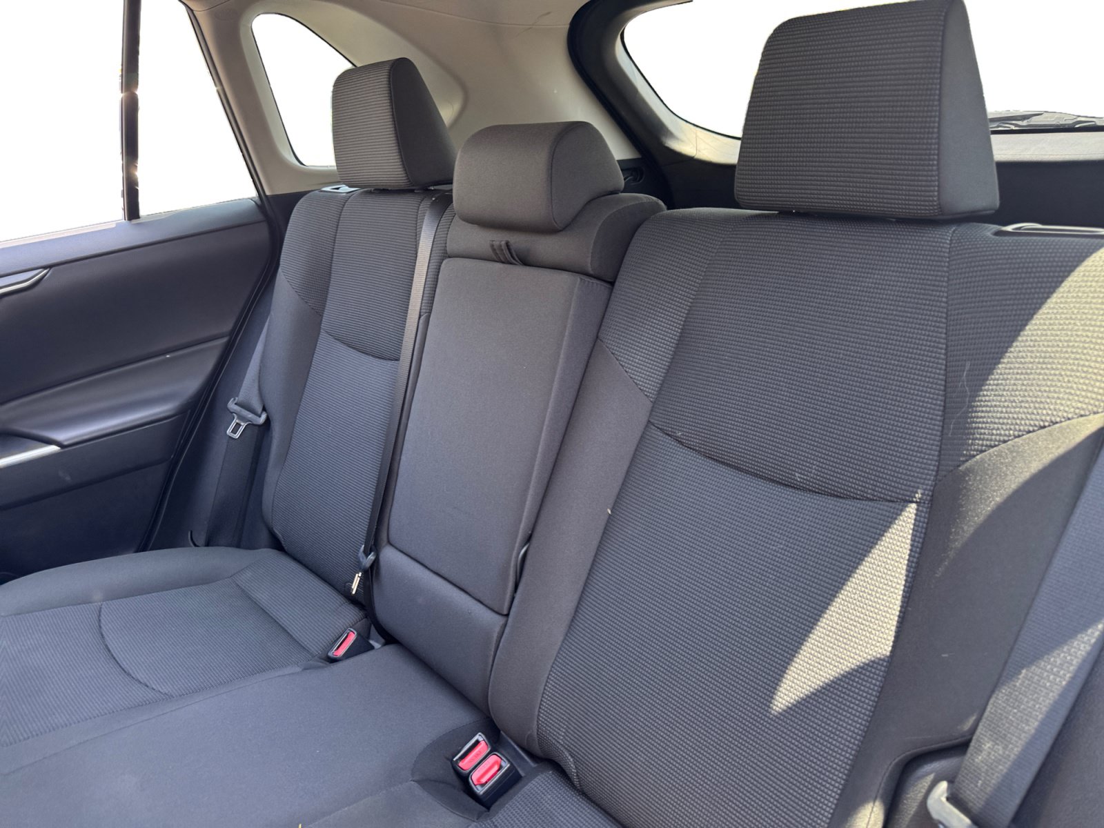 Used 2022 Toyota RAV4 LE FWD image 13