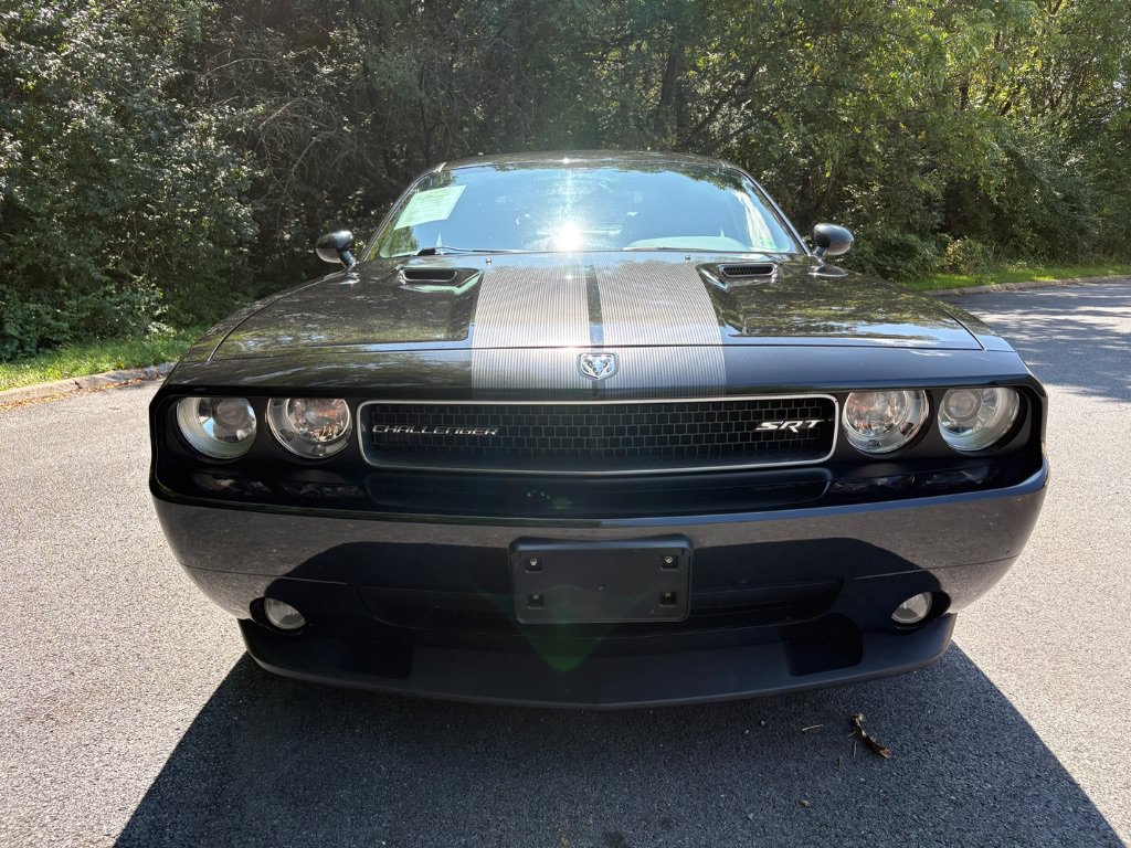 Used 2010 Dodge Challenger SRT8 RWD image 2