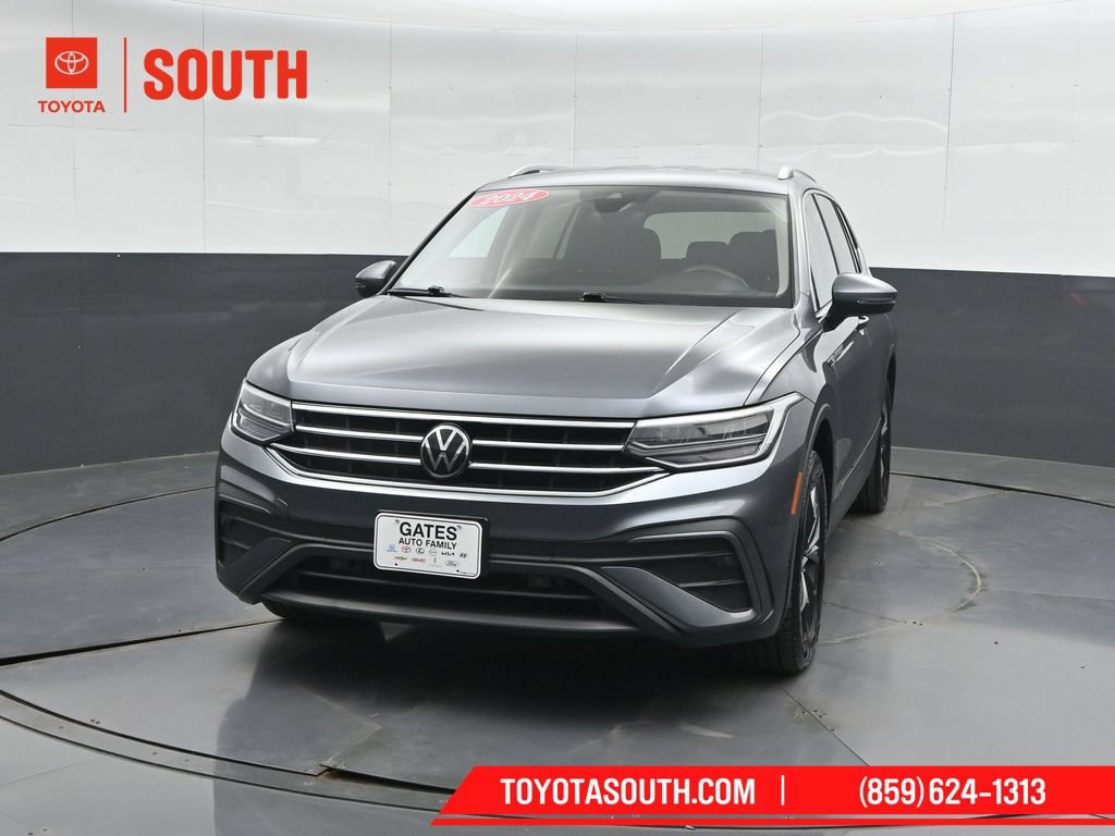Used 2024 Volkswagen Tiguan SE AWD/4WD image 5
