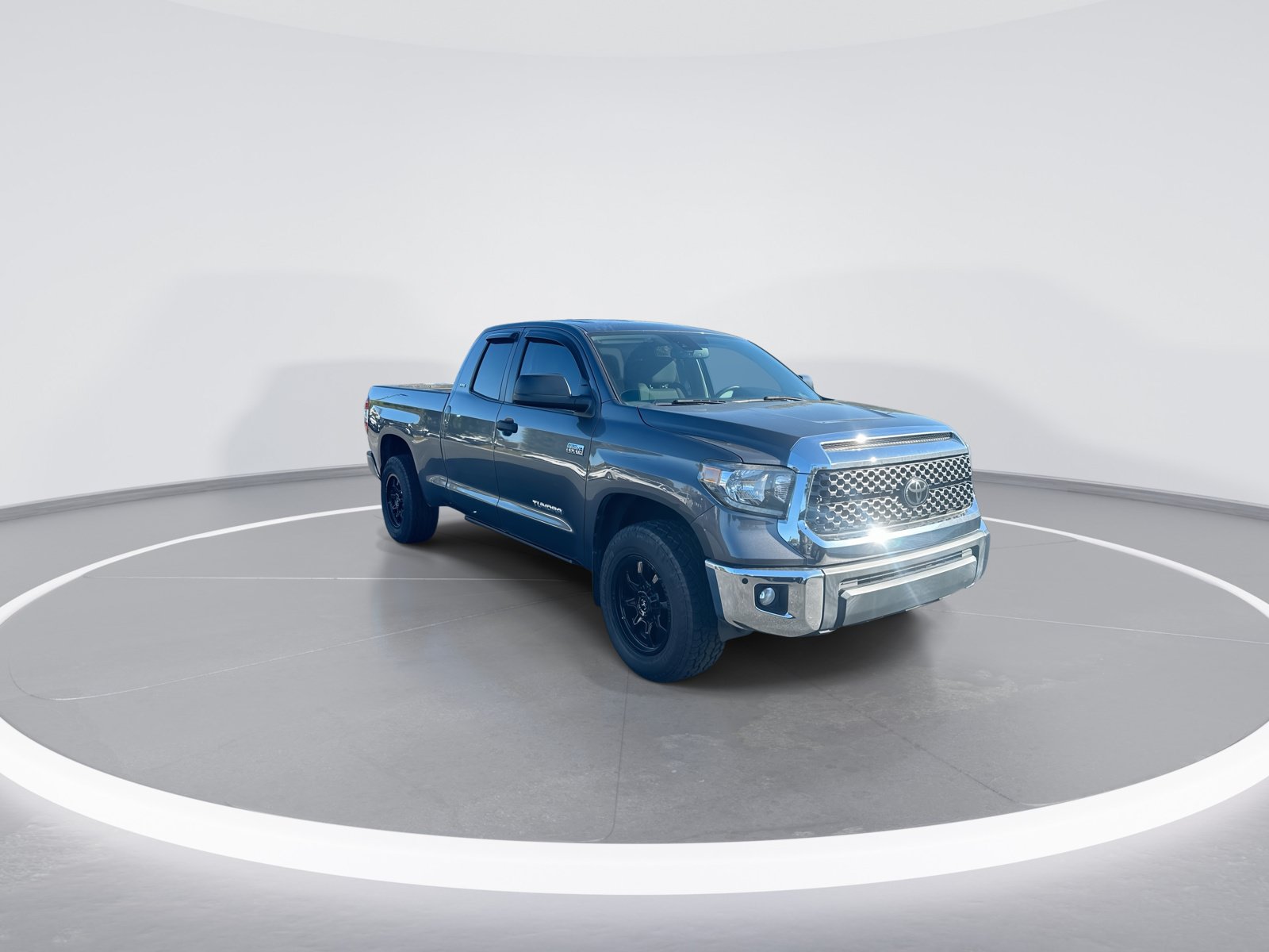 Used 2021 Toyota Tundra SR5 RWD image 2