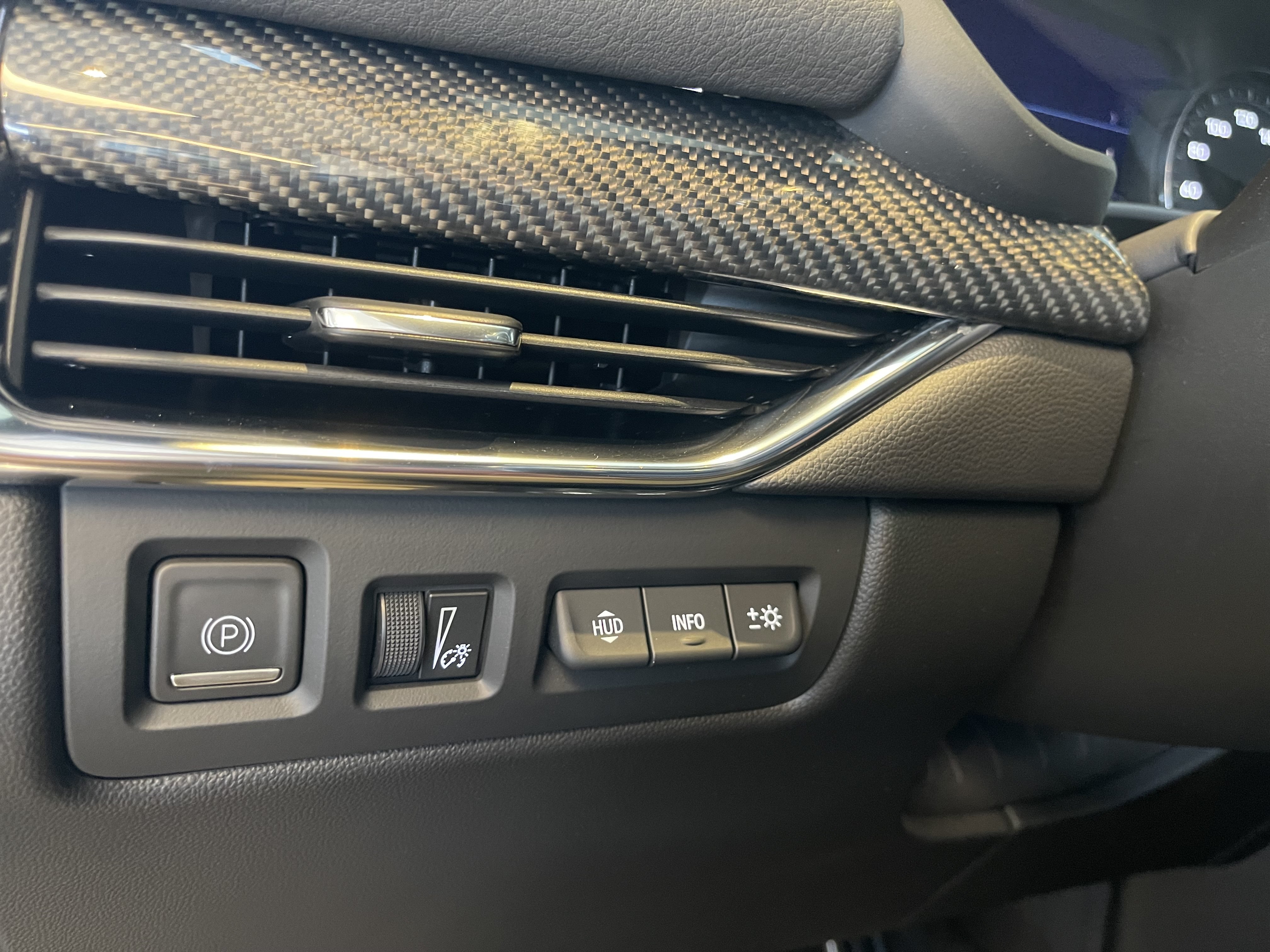 Certified 2023 Cadillac XT4 Sport AWD/4WD image 15
