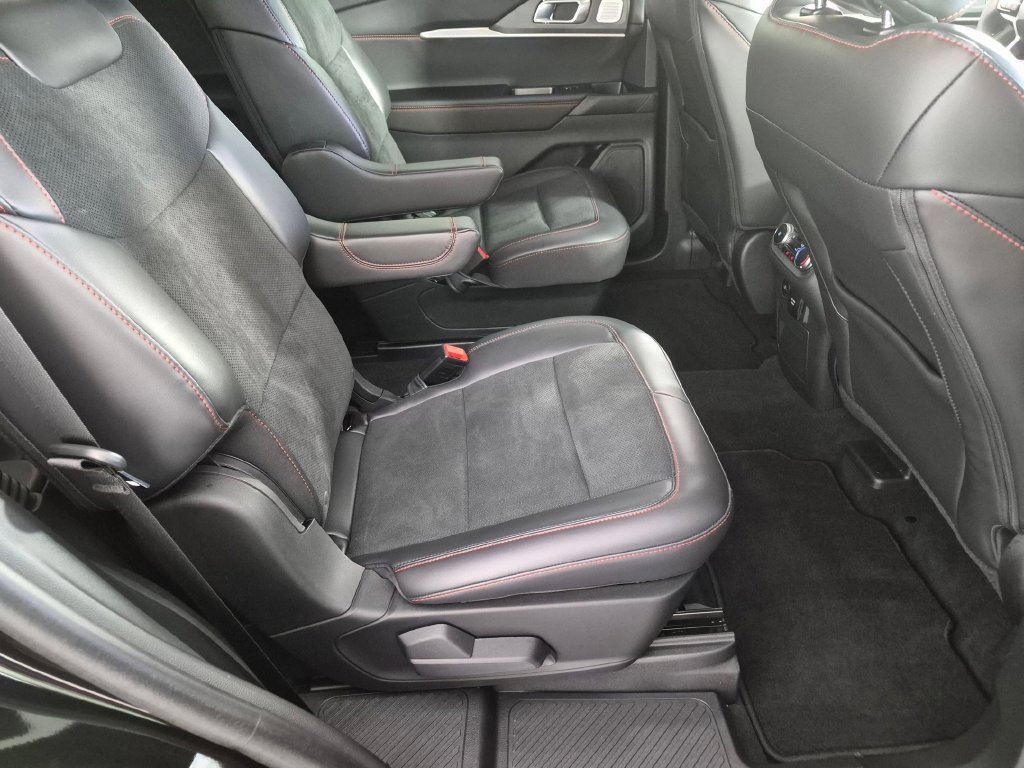 Used 2025 Ford Explorer ST w/ Sun And Sound Package AWD/4WD image 34