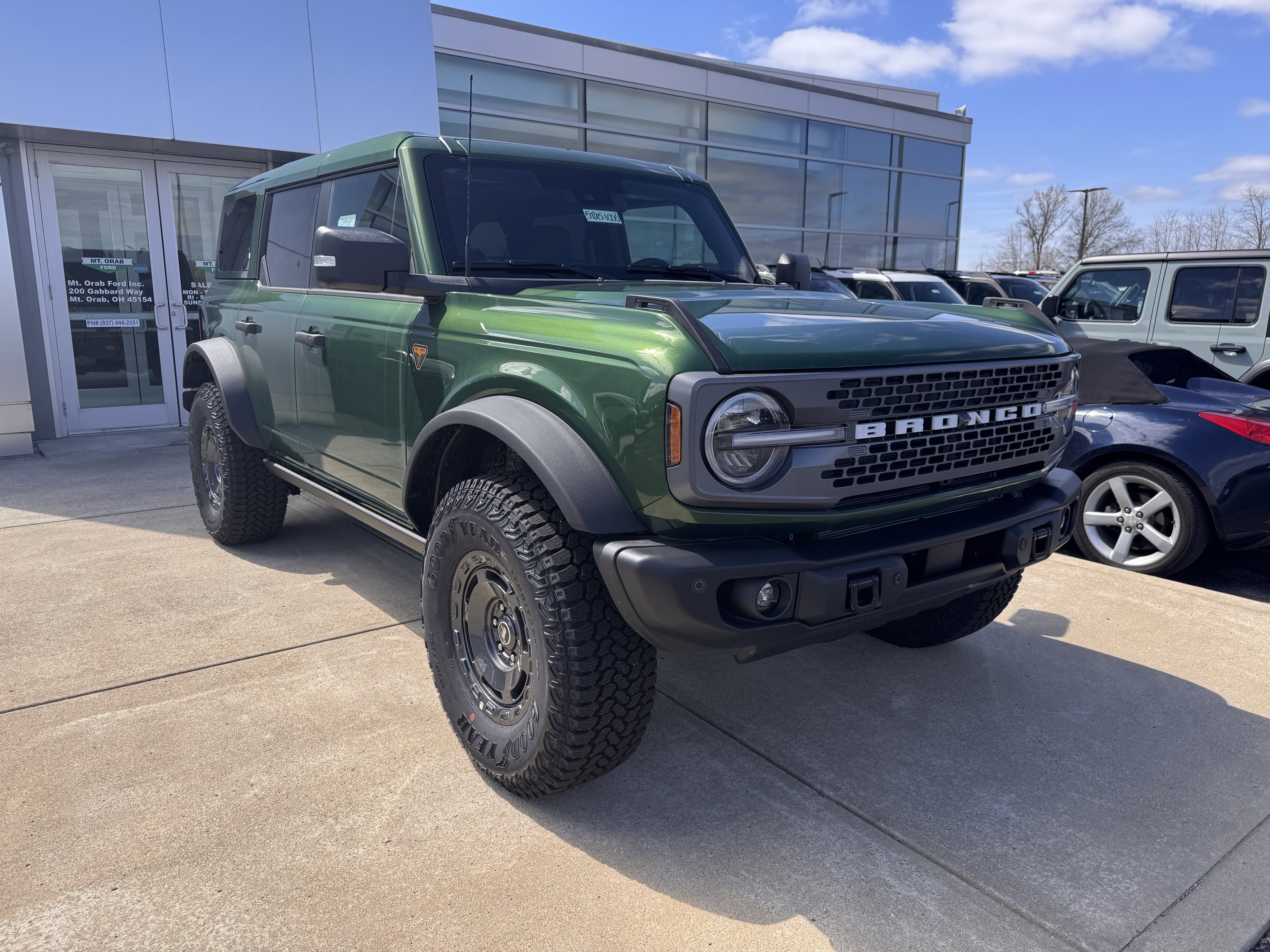New 2025 Ford Bronco Badlands image 2