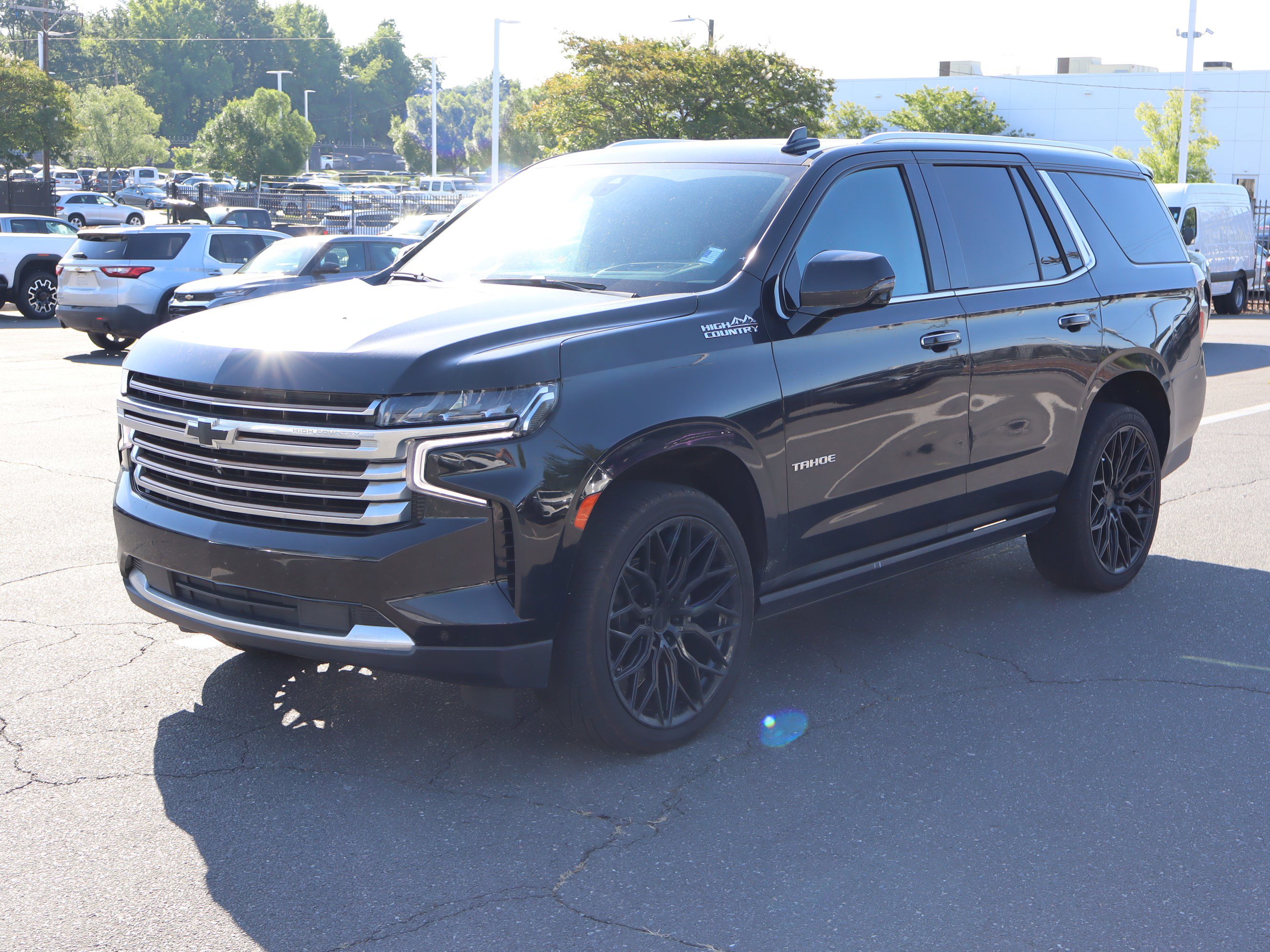 Used 2021 Chevrolet Tahoe High Country w/ Premium Package AWD/4WD image 16