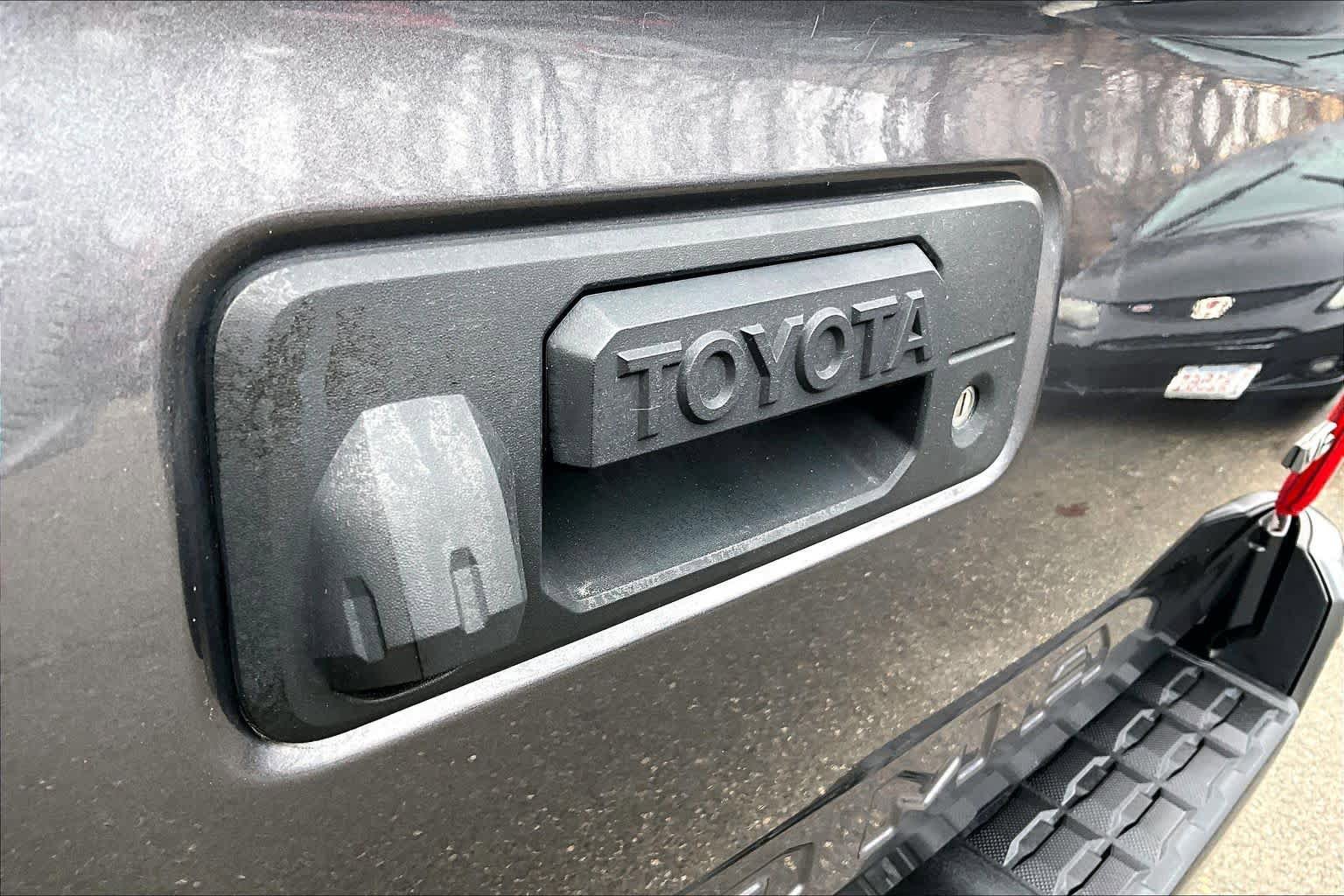 Certified 2018 Toyota Tacoma TRD Off-Road w/ Technology Package image 29