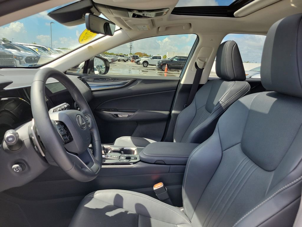 Used 2025 Lexus NX 250 FWD w/ Accessory Package (Z1) image 22