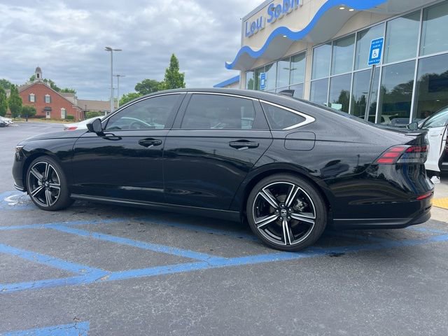 Used 2024 Honda Accord Sport image 11