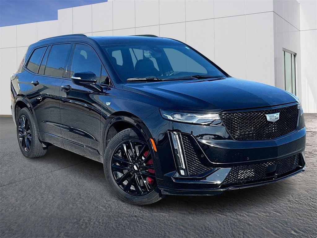 Used 2023 Cadillac XT6 Sport w/ LPO, ONYX Package image 9