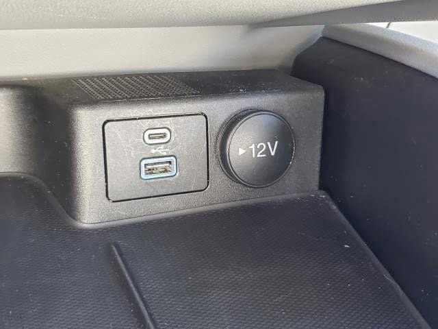 Used 2023 Ford Escape SE image 28