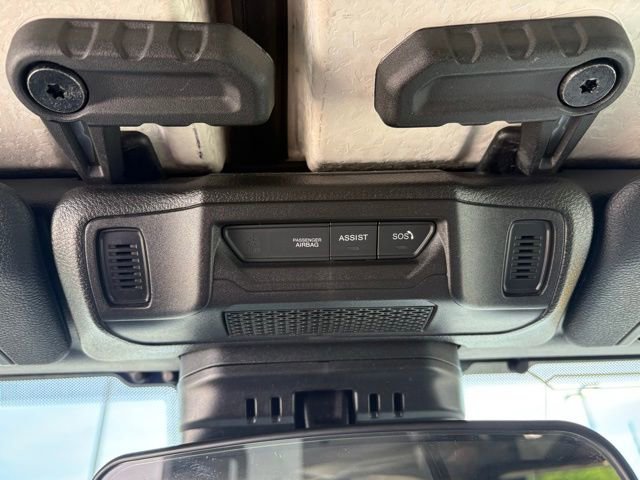 Used 2025 Jeep Wrangler Unlimited Rubicon w/ Convenience Group AWD/4WD image 24