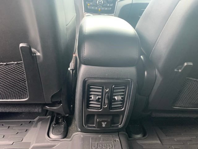 Used 2022 Jeep Grand Cherokee Laredo X AWD/4WD image 20