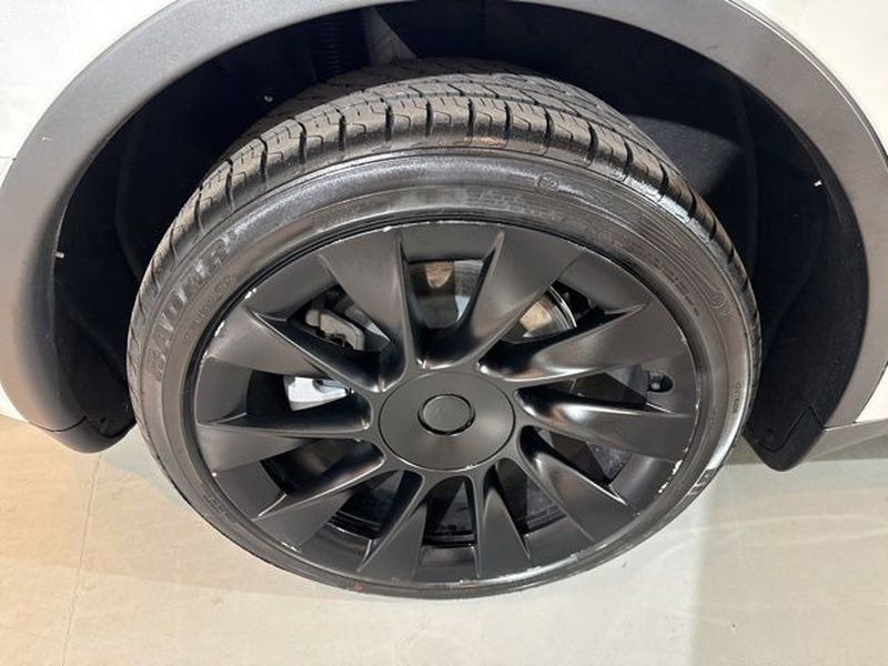 Used 2023 Tesla Model Y Long Range image 15