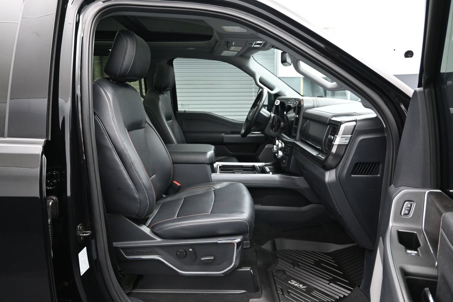 Used 2023 Ford F250 Lariat w/ Lariat Ultimate Package AWD/4WD image 13