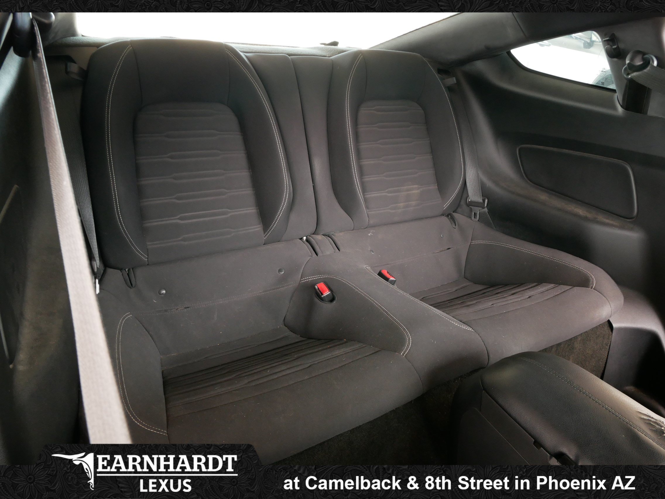 Used 2017 Ford Mustang Coupe RWD image 4