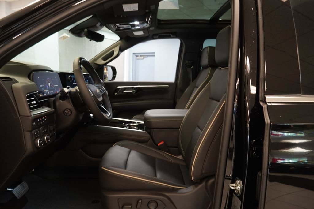 New 2026 Chevrolet Suburban Premier AWD/4WD image 5