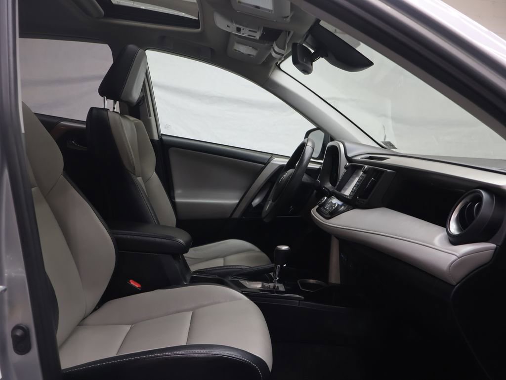 Used 2017 Toyota RAV4 Limited FWD image 9