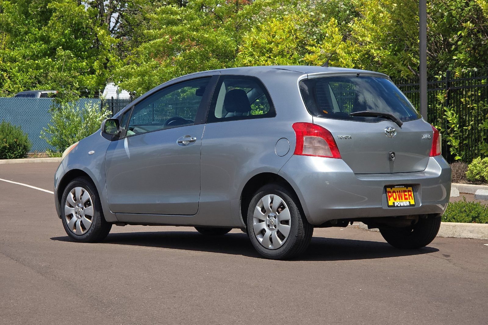Used 2007 Toyota Yaris 2-Door Hatchback FWD image 6