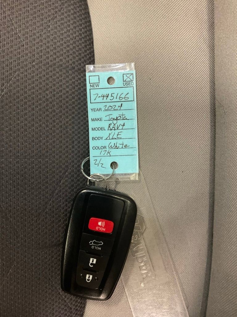 Used 2024 Toyota RAV4 XLE image 38