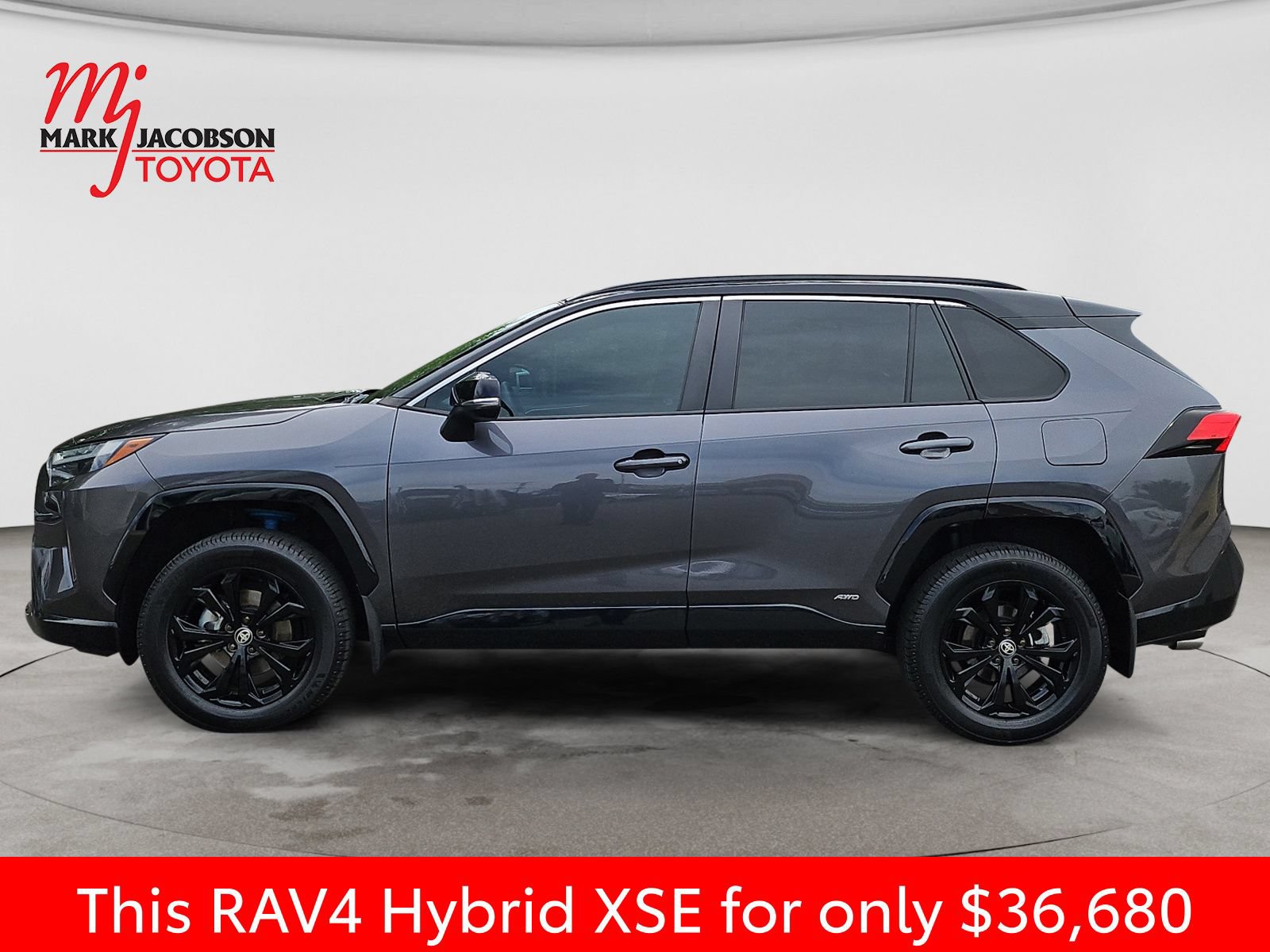 Used 2024 Toyota RAV4 XSE AWD/4WD image 15