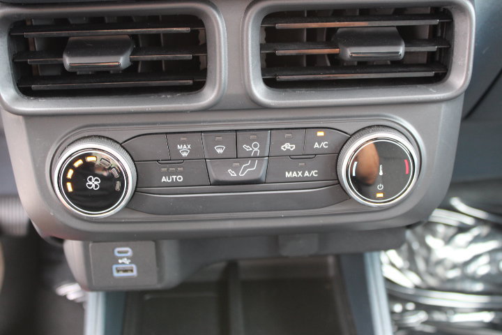 Used 2023 Ford Maverick XLT w/ Black Appearance Package FWD image 14