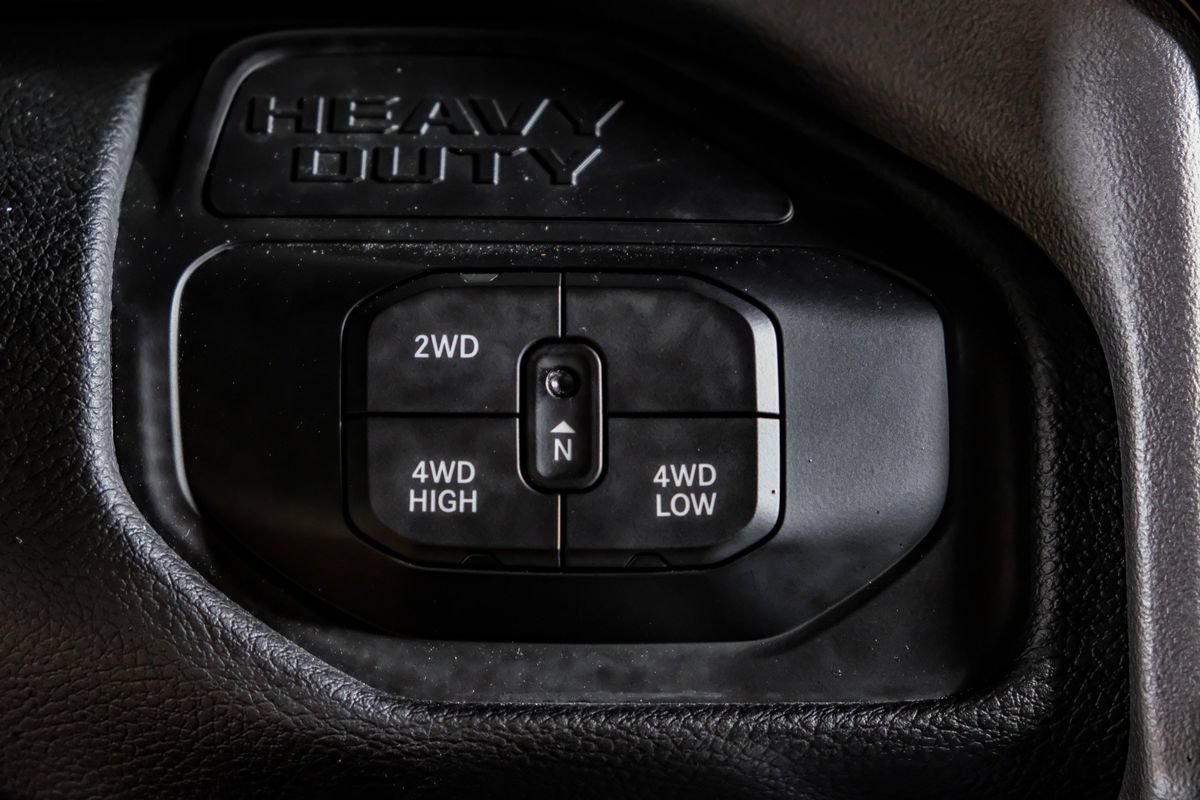 Used 2025 RAM 2500 Laramie AWD/4WD image 25