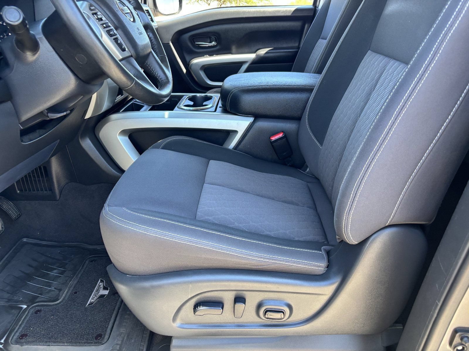 Certified 2021 Nissan Titan SV w/ SV Convenience Package RWD image 20