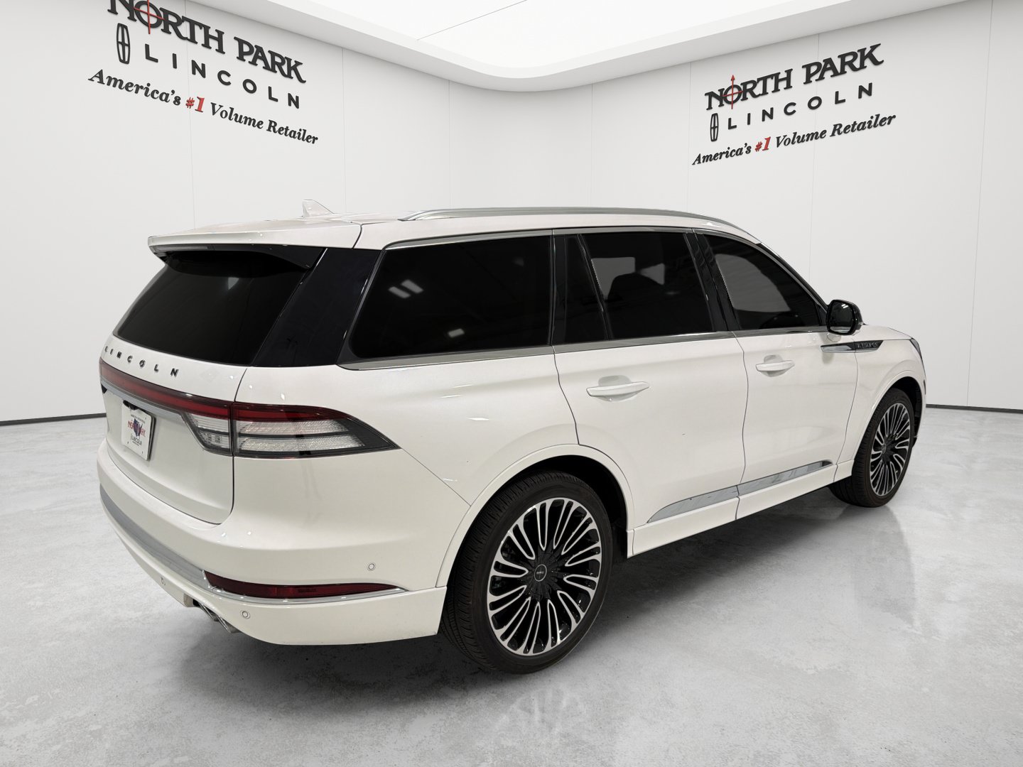 Used 2024 Lincoln Aviator Black Label w/ Dynamic Handling Package AWD/4WD image 5